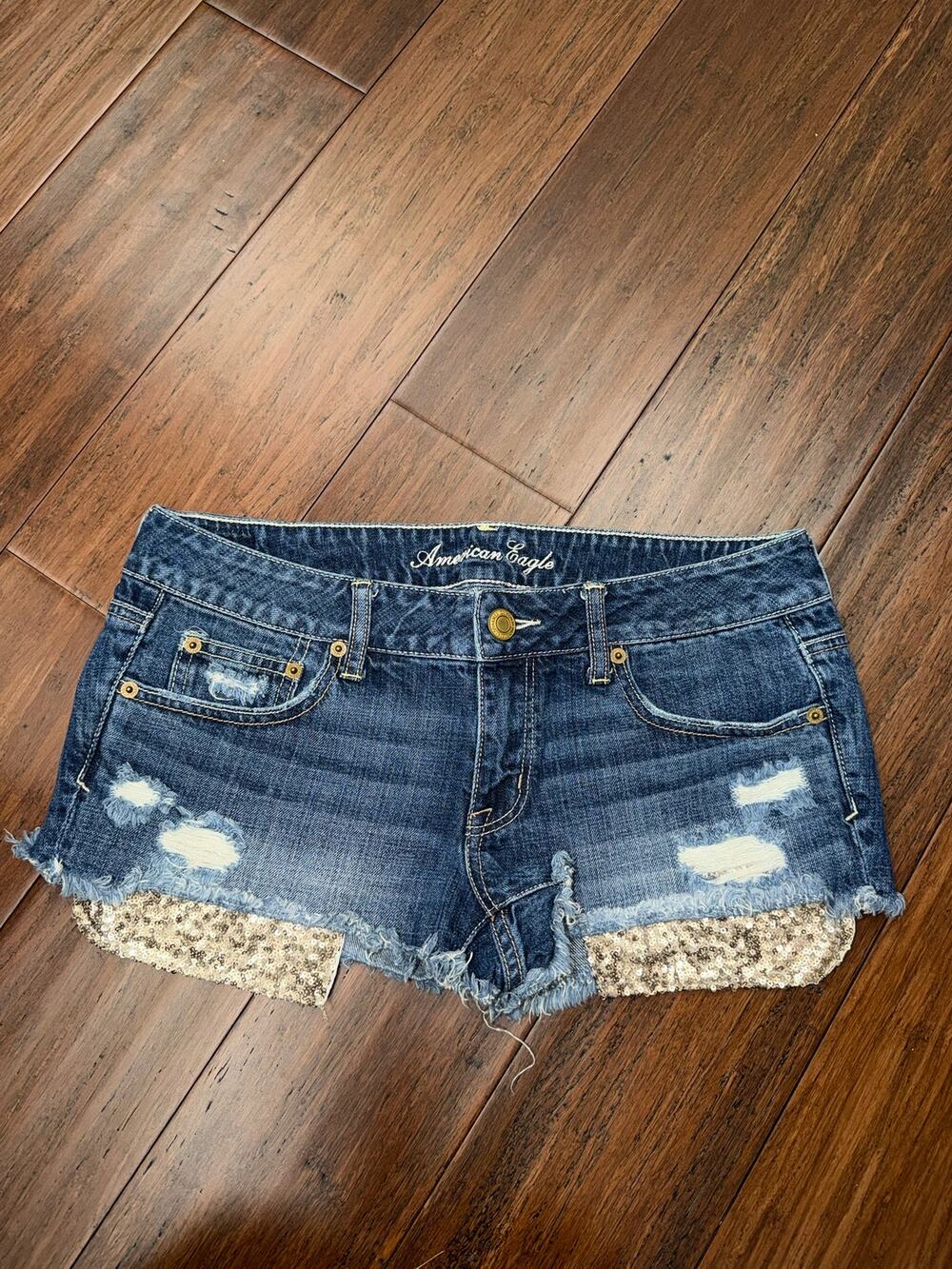 vintage American Eagle Outfitters low-rise denim "Shortie" 8